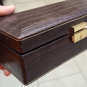 Elegant Brown Leather Men's Bag